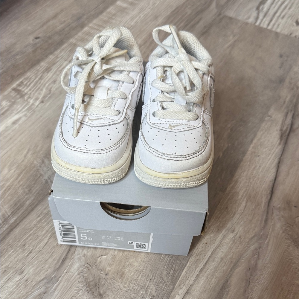 Toddler Air Force 1s size 5C